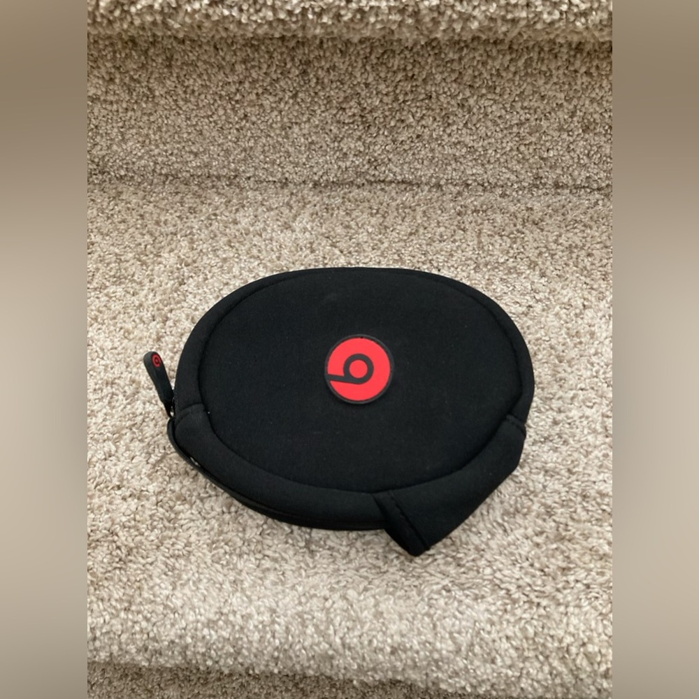 Beats by Dre black red zip soft shell fabric carry storage case bag cover logo